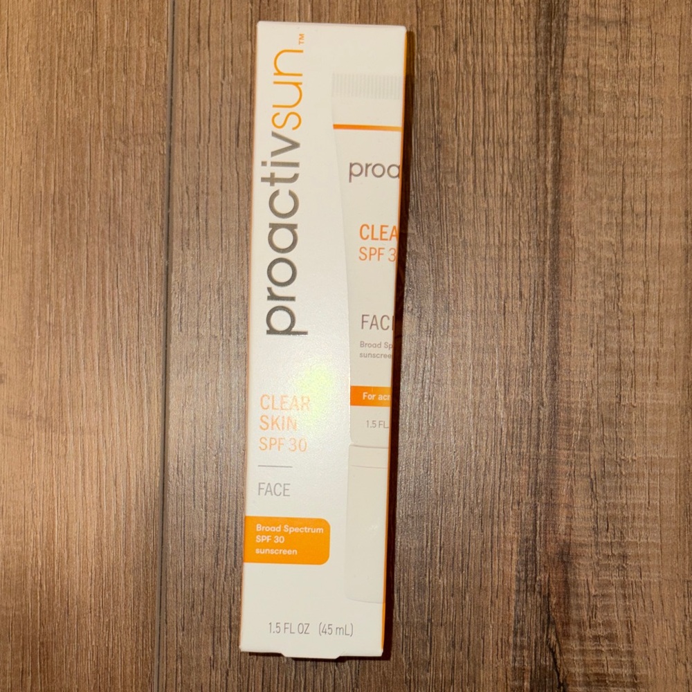 Proactiv Sun SPF 30 Face Sunscreen - White and Orange